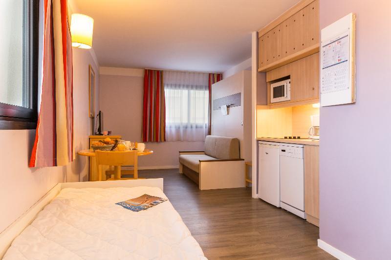 Residence Pierre & Vacances Centre Ла-Рошель Экстерьер фото